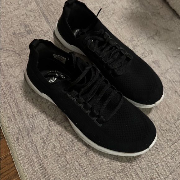 APL
Techloom Wave Sneakers
Woman 7.5 - Picture 1 of 9